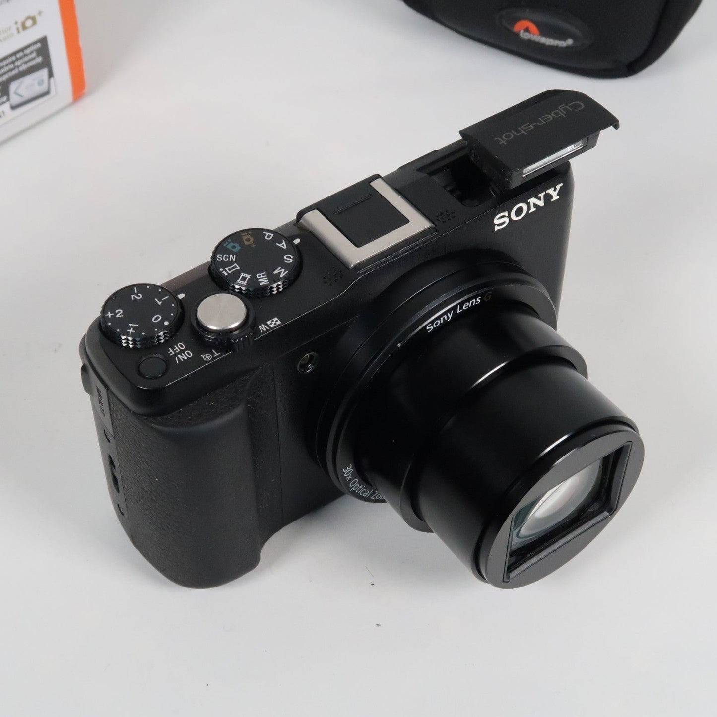 Soney CyberShot DSC-HX60V 20.4MP Digital Camera – Boxed, with Case & 32GB SD Card